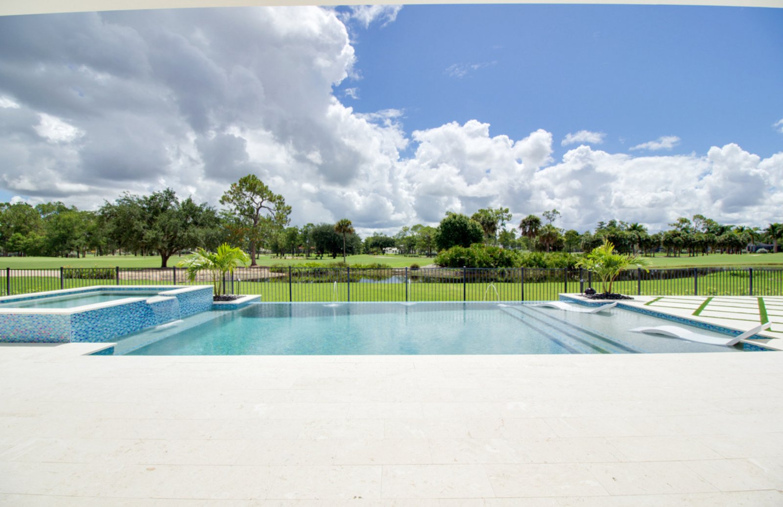 Estero Infinity Pool