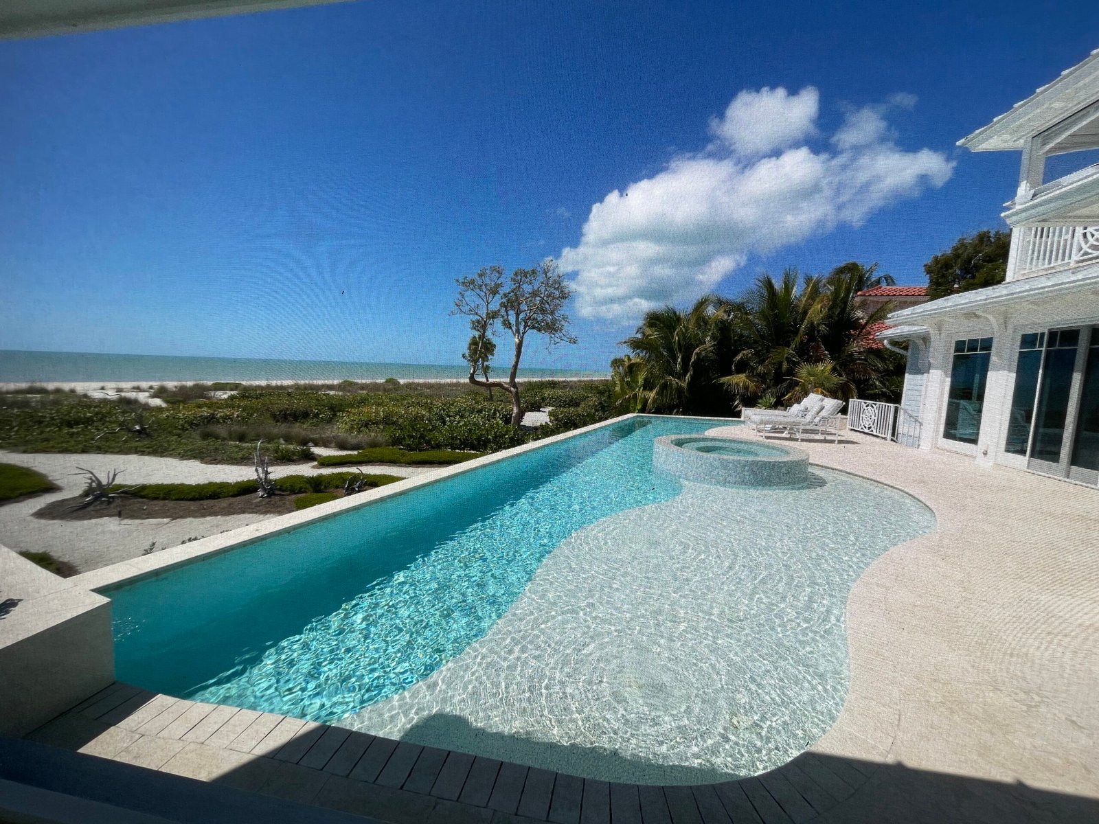 Luxury pool build