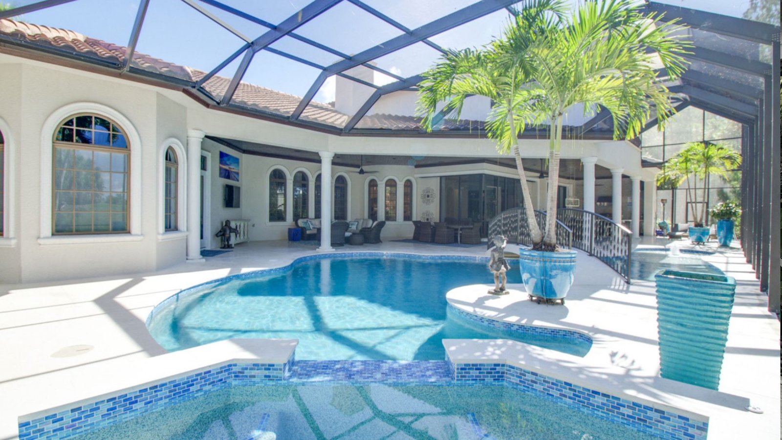 Luxury pool build